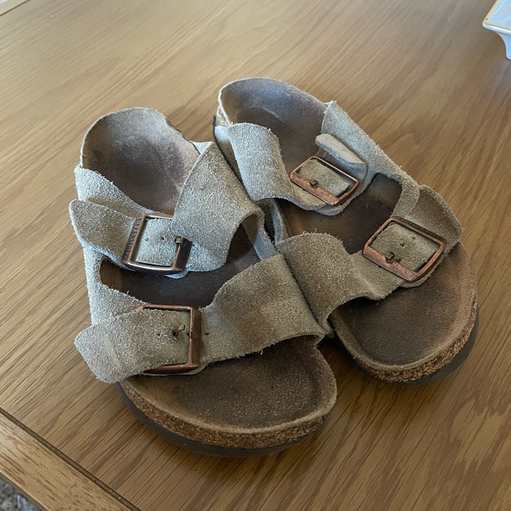 Birkenstock Kids Sandals in Tan Suede